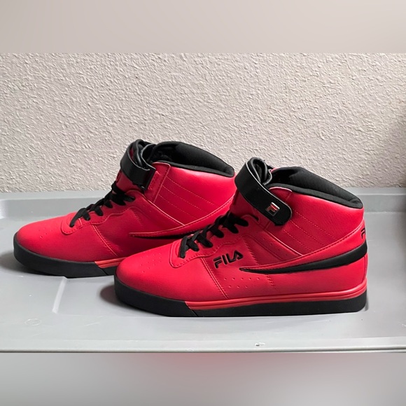 Brand New FILA Sneakers Boots - Picture 4 of 6